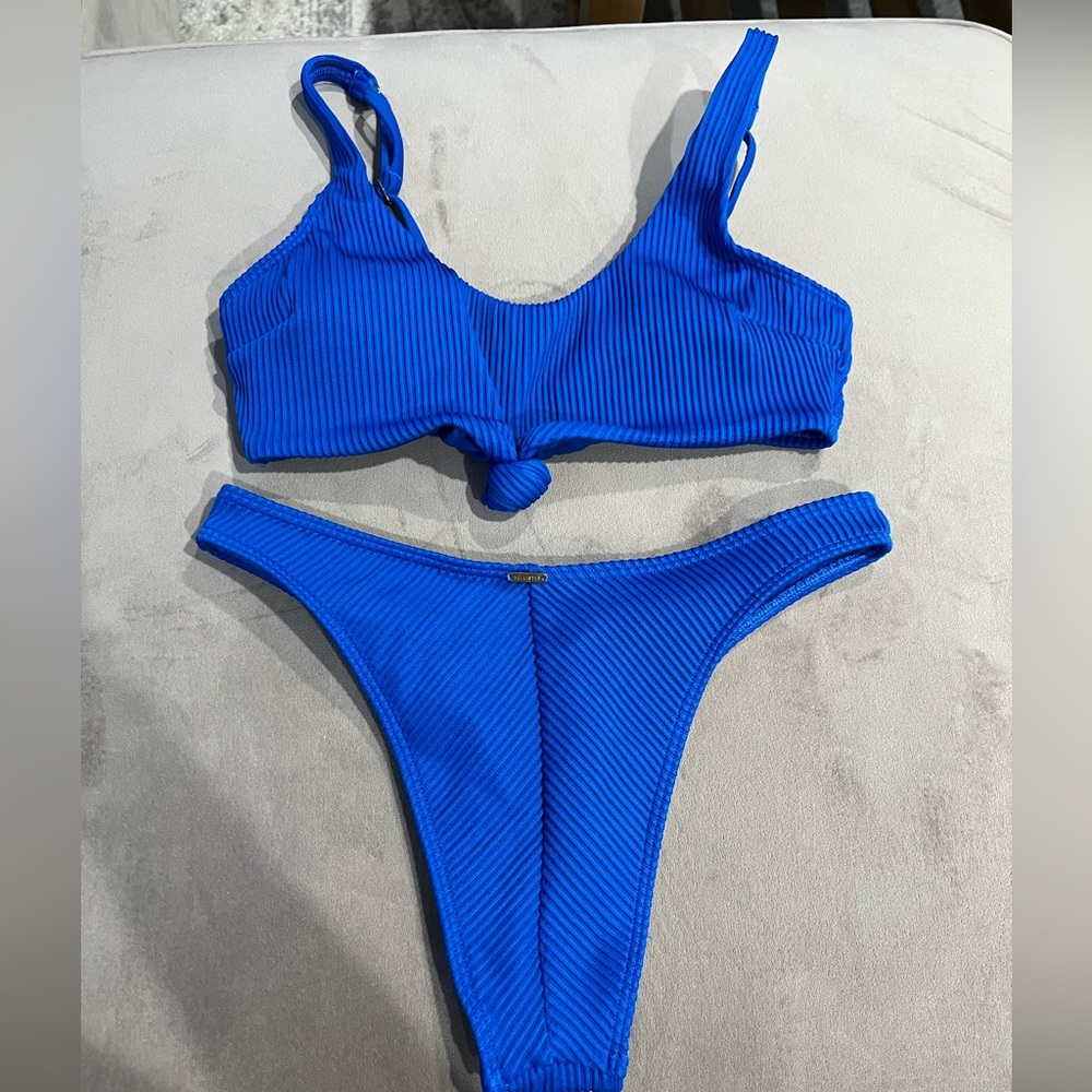 Hollister, bikini